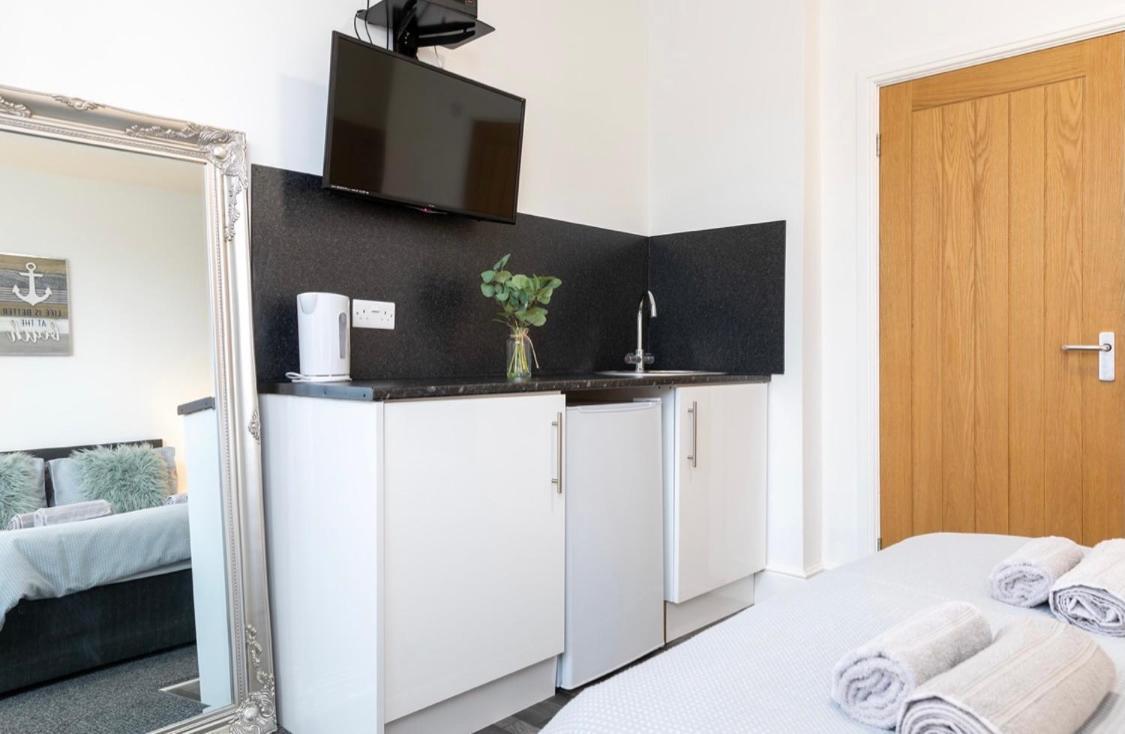 Megs Island Guest House Cleethorpes Dış mekan fotoğraf